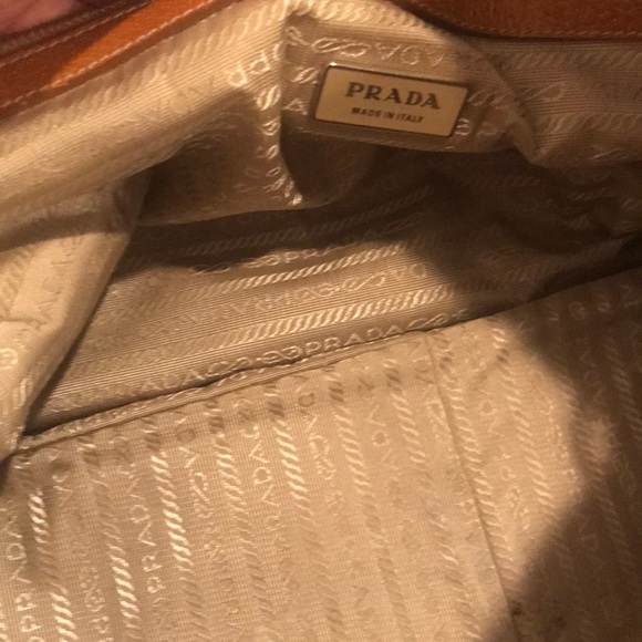 Prada bag - Picture 3 of 7